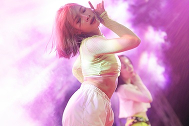 ĐH Hà Nội thăng hoa cảm xúc trong đêm nhạc chào đón tân sinh viên