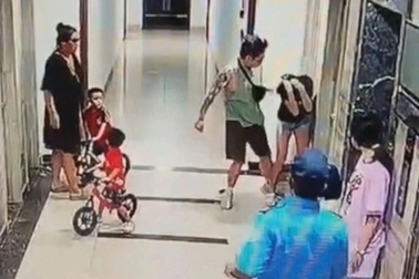 Vụ cô gái bị đánh ở chung cư: Nhân chứng nói về cuộc tranh cãi đầu tiên