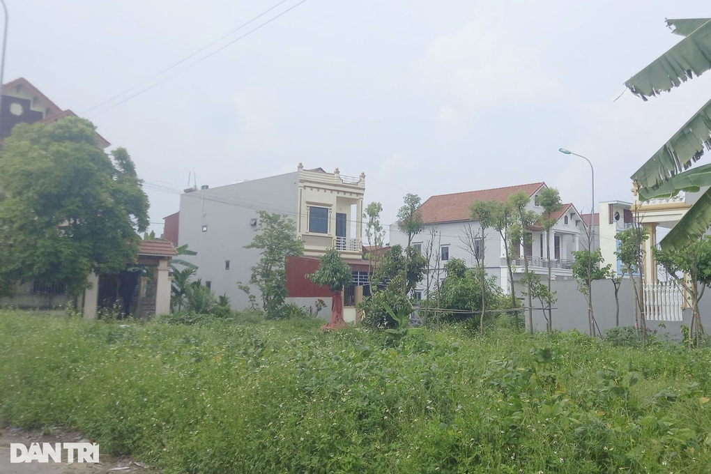 Nhường đất cho cao tốc, nhiều hộ dân 13 năm chưa được cấp sổ đỏ - 1 Nhường đất cho cao tốc, nhiều hộ dân 13 năm chưa được cấp sổ đỏ - 1