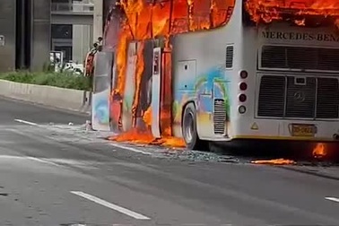 Hiện trường vụ cháy xe bus chở học sinh ở Thái Lan