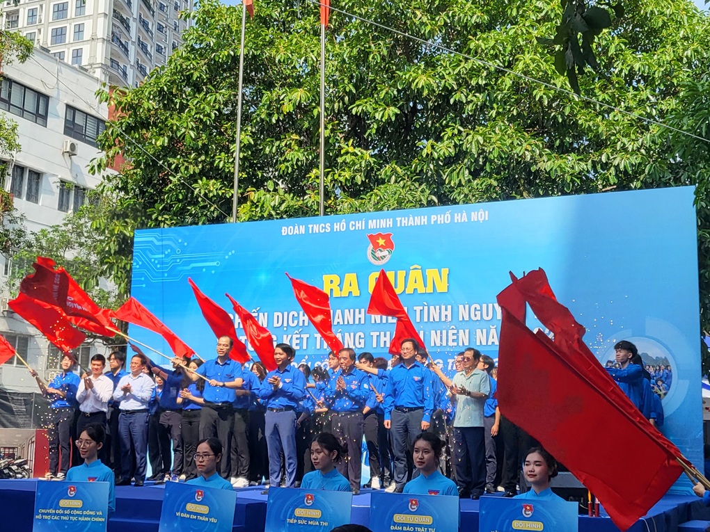 Thành đoàn Hà Nội tổ chức lễ ra quân chiến dịch tình nguyện hè - 1 Thành đoàn Hà Nội tổ chức lễ ra quân chiến dịch tình nguyện hè - 1