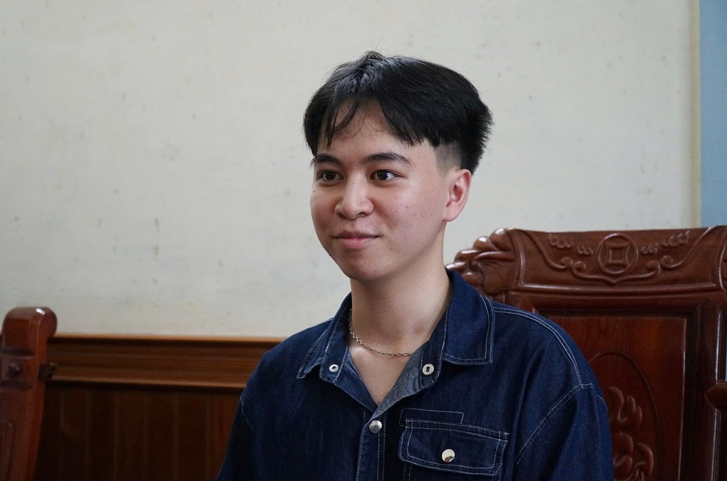 Á khoa toàn quốc học chuyên hóa, toán 10, văn 9,25 điểm - 1 Á khoa toàn quốc học chuyên hóa, toán 10, văn 9,25 điểm - 1