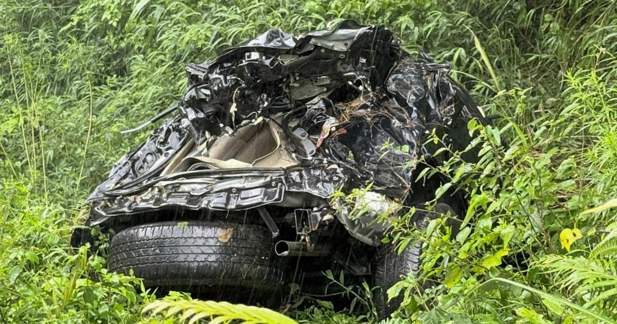 Phát hiện ô tô lao xuống vực ở Mẫu Sơn, tìm thấy thi thể đang phân huỷ