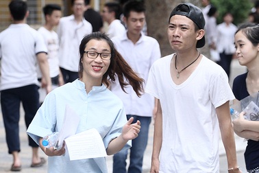 Sự thật bức ảnh mùa thi "Hai số phận" nhận trăm ngàn like trên mạng