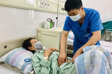 Triệu chứng giúp người phụ nữ phát hiện ung thư từ "trong trứng"