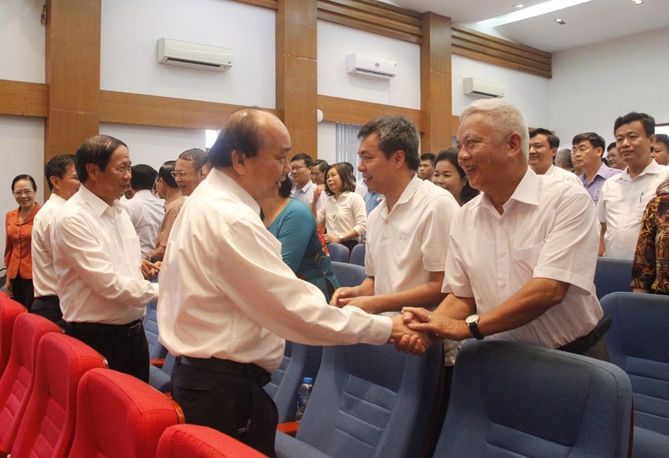 Thủ tướng: Không chủ quan lơ là khi dịch bệnh trên thế giới vẫn phức tạp - 3 Thủ tướng: Không chủ quan lơ là khi dịch bệnh trên thế giới vẫn phức tạp - 3