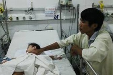 Cháu bị sốt, bà ngoại cho uống nhầm thuốc chuột