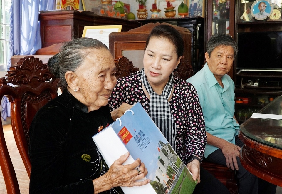 Chủ tịch Quốc hội Nguyễn Thị Kim Ngân dự Ngày hội Đại đoàn kết toàn dân tộc - 3 Chủ tịch Quốc hội Nguyễn Thị Kim Ngân dự Ngày hội Đại đoàn kết toàn dân tộc - 3