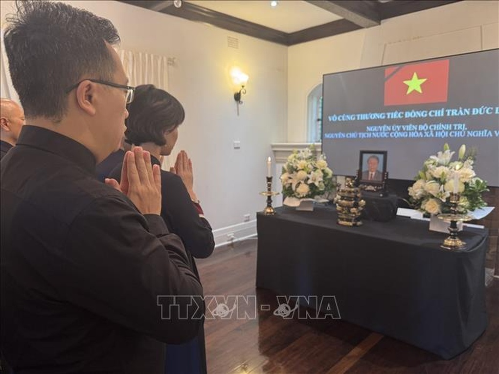 Tổng Bí thư, Chủ tịch nước Lào viếng nguyên Chủ tịch nước Trần Đức Lương - 9 Tổng Bí thư, Chủ tịch nước Lào viếng nguyên Chủ tịch nước Trần Đức Lương - 9