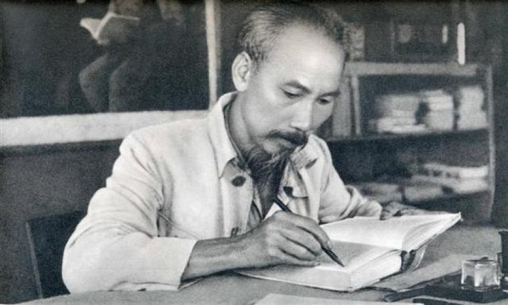 Mấy suy nghĩ nhỏ về một số bài báo của Chủ tịch Hồ Chí Minh - 1 Mấy suy nghĩ nhỏ về một số bài báo của Chủ tịch Hồ Chí Minh - 1
