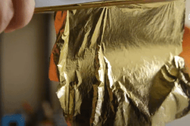 Cận cảnh quy trình tạo ra lá vàng siêu mỏng 0,0001 mm