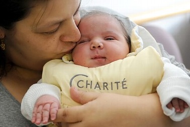 Em bé nặng 6kg chào đời bằng phương pháp đẻ thường