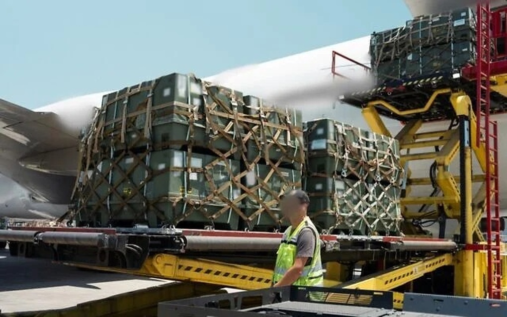 Loạt máy bay chở vũ khí đáp xuống Israel giữa lúc căng thẳng - 1 Loạt máy bay chở vũ khí đáp xuống Israel giữa lúc căng thẳng - 1