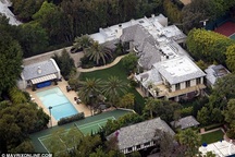 Madonna bán biệt thự với giá 28 triệu đô la