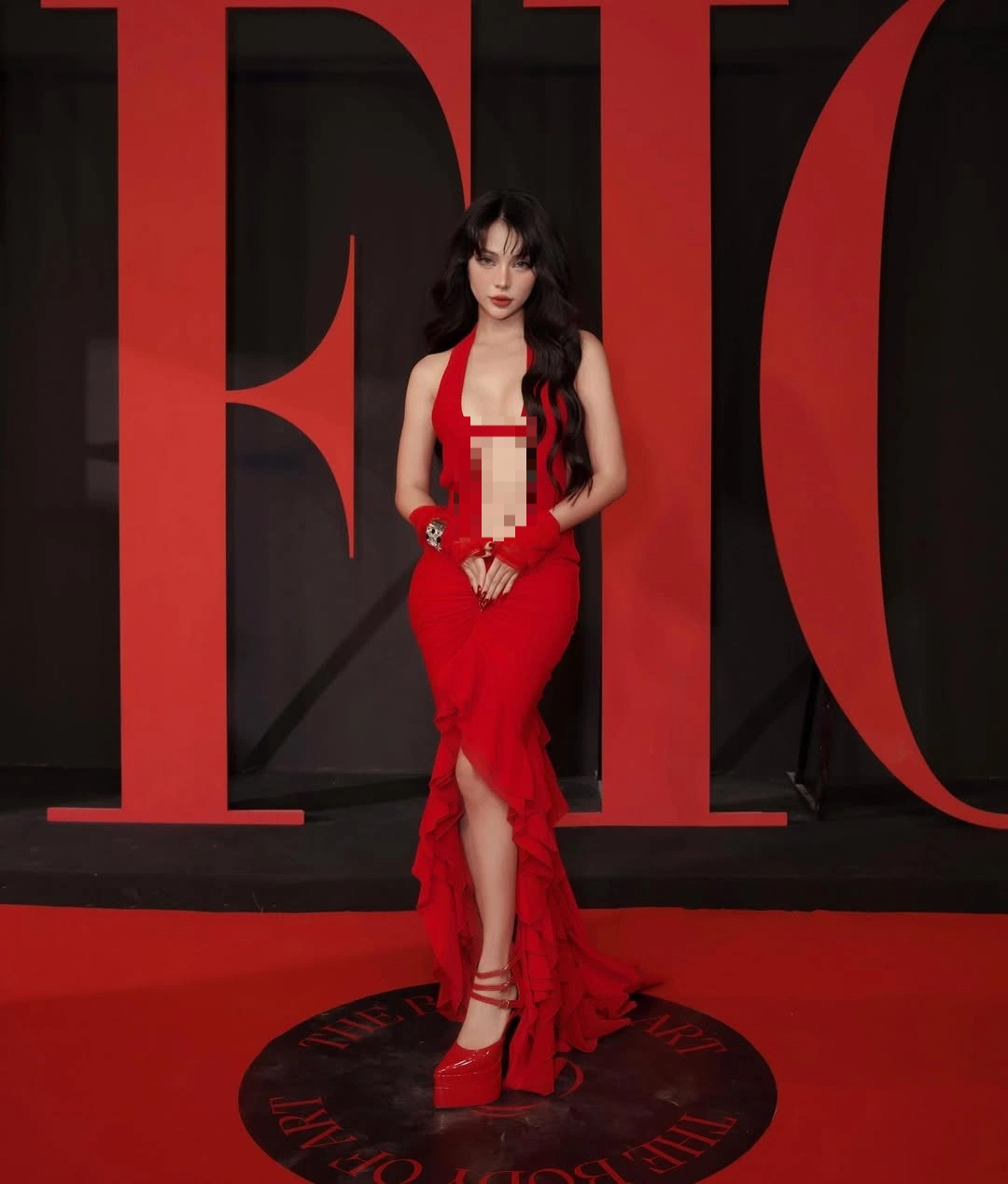 Lim Feng: Người mẫu, kiêm bà chủ hãng thời trang từng được Jennie lựa chọn - 2 Lim Feng: Người mẫu, kiêm bà chủ hãng thời trang từng được Jennie lựa chọn - 2