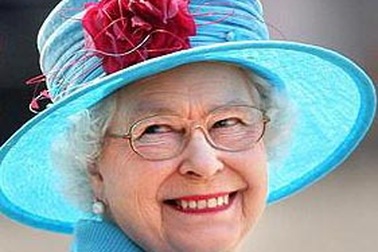 Hillary Clinton “hớ” vì nhầm sinh nhật Nữ hoàng Anh