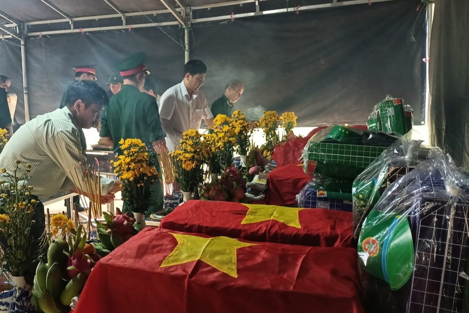 Quảng Trị: Phát hiện, cất bốc 12 hài cốt liệt sĩ ở chiến khu Ba Lòng - 4 Quảng Trị: Phát hiện, cất bốc 12 hài cốt liệt sĩ ở chiến khu Ba Lòng - 4