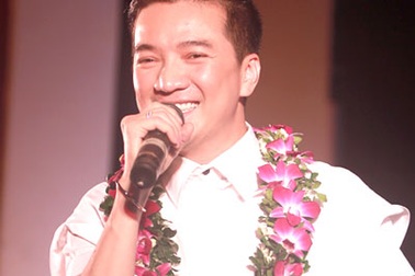 Đàm Vĩnh Hưng không lấy vợ vì sợ…mất khán giả