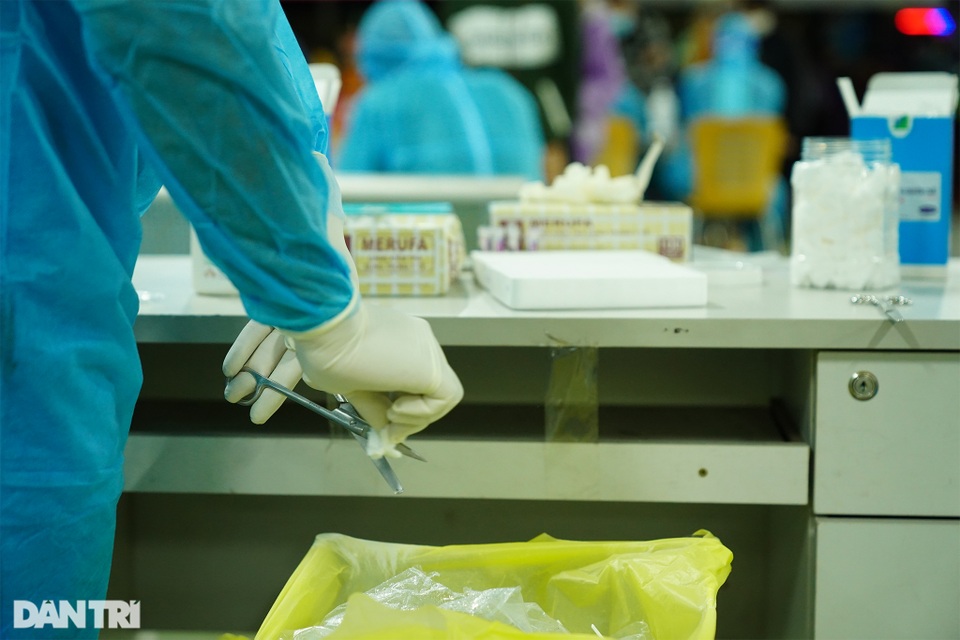 TPHCM: Xét nghiệm Covid-19 với chuyên gia Nhật, siết việc tầm soát dịch - 8 TPHCM: Xét nghiệm Covid-19 với chuyên gia Nhật, siết việc tầm soát dịch - 8