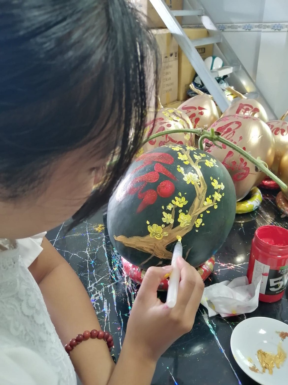 Nữ sinh Bạc Liêu đam mê “thổi hồn” vào thư pháp - 9 Nữ sinh Bạc Liêu đam mê “thổi hồn” vào thư pháp - 9