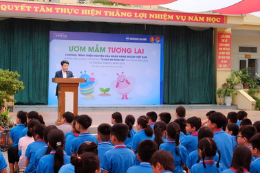 Ngân hàng Woori Việt Nam triển khai chương trình "Ươm mầm tương lai"