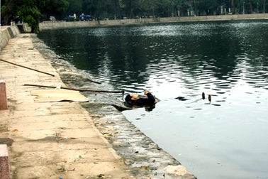 Làm rõ vụ xác chết “chắp tay” nổi trên hồ Bảy Mẫu