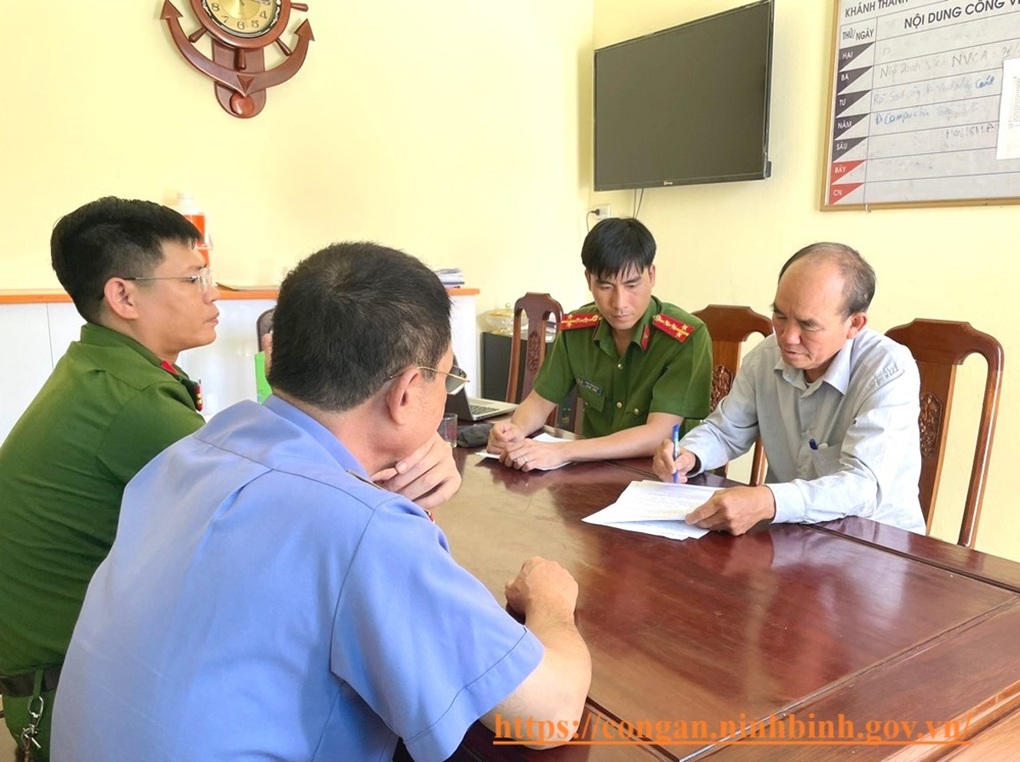 Khởi tố 2 lãnh đạo hợp tác xã lừa đảo chiếm đoạt tài sản nhà nước - 1 Khởi tố 2 lãnh đạo hợp tác xã lừa đảo chiếm đoạt tài sản nhà nước - 1