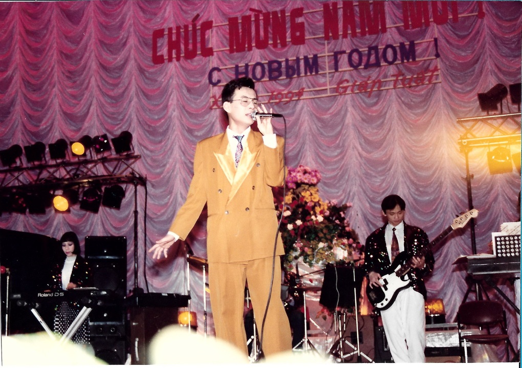 Ca sĩ Đoan Trường từng làm phục vụ, ăn rau dạt ở chợ khi sống ở nước ngoài - 3 Ca sĩ Đoan Trường từng làm phục vụ, ăn rau dạt ở chợ khi sống ở nước ngoài - 3