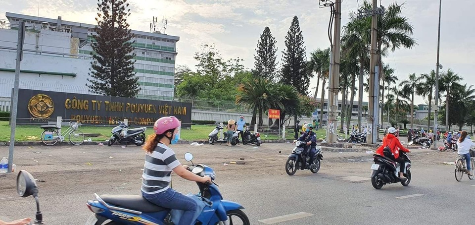 Công nhân PouYuen có thể nhận trợ cấp thôi việc cao nhất là 300 triệu đồng - 2 Công nhân PouYuen có thể nhận trợ cấp thôi việc cao nhất là 300 triệu đồng - 2