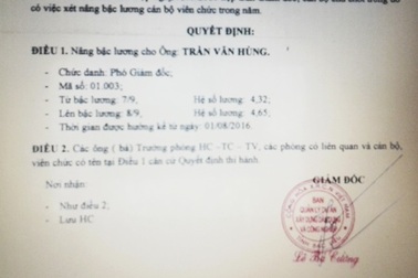 Không còn làm giám đốc vẫn ký hàng loạt quyết định nâng lương