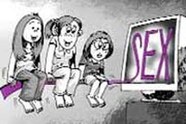 Nữ sinh viên “ghiền” phim cấm 