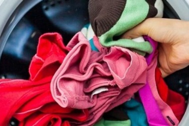 Giặt chung đồ trong máy giặt có bị lây bệnh tình dục?