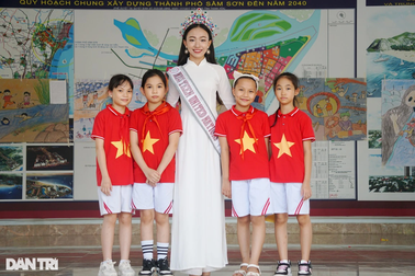 Hoa hậu Miss Teen United Nations dự lễ phát động phòng chống đuối nước