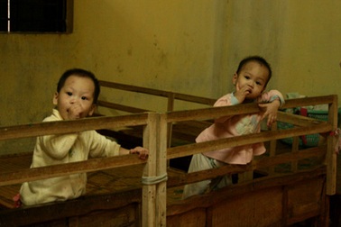 Đóng cửa Trung tâm “nuôi nhốt” trẻ