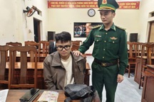 Bắt nhóm thanh niên pha chế tinh dầu ma túy bán cho con nghiện