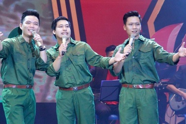 Nhiều nghệ sĩ biểu diễn chào mừng kỷ niệm ngày lễ lớn