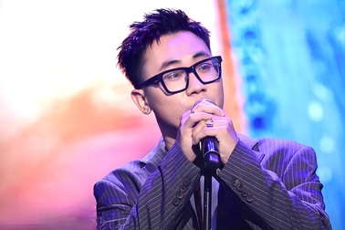 Thí sinh "Rap Việt" khiến dàn huấn luyện viên bật khóc vì lý do bất ngờ