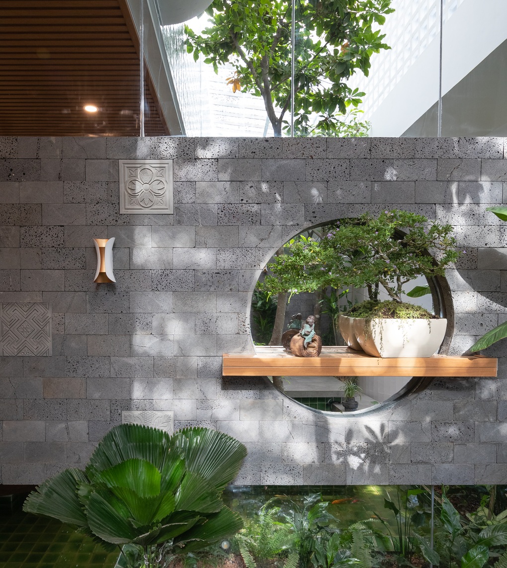 Căn nhà có 5 mảnh vườn giúp cặp đôi trồng cây, nuôi cá tuổi xế chiều - 9 Căn nhà có 5 mảnh vườn giúp cặp đôi trồng cây, nuôi cá tuổi xế chiều - 9