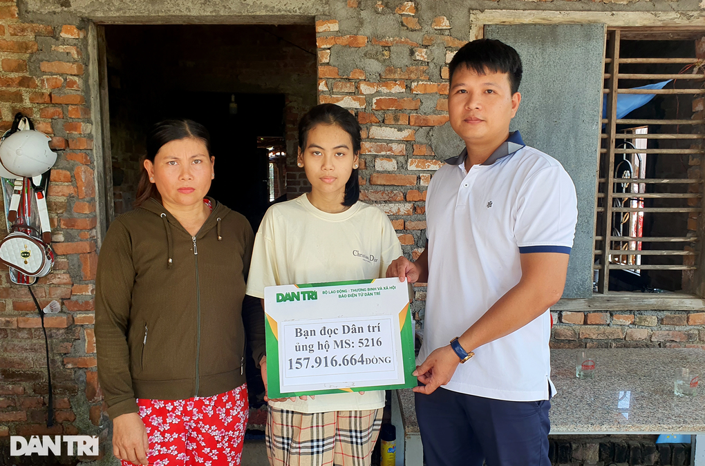 Gần 180 triệu đồng đến với nữ sinh 16 tuổi mắc ung thư khát khao được sống - 1 Gần 180 triệu đồng đến với nữ sinh 16 tuổi mắc ung thư khát khao được sống - 1