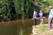 Đi mò cua, 2 mẹ con chết đuối thương tâm