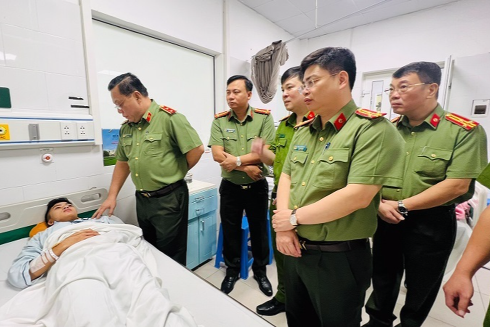 Hạ sĩ PCCC bị thương kể đêm sẵn sàng hy sinh cứu người trong chung cư mini - 3 Hạ sĩ PCCC bị thương kể đêm sẵn sàng hy sinh cứu người trong chung cư mini - 3