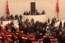 Nghị sĩ Thổ Nhĩ Kỳ đấu khẩu, ẩu đả giữa nghị trường