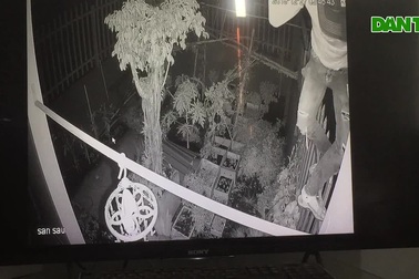 Tên trộm một mình đột nhập lấy 3 xe máy cùng nhiều tài sản nhà bà H.