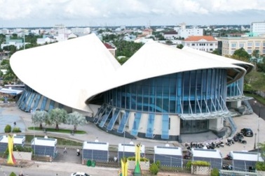 Phó giám đốc nhà hát Cao Văn Lầu bị cách hết chức vụ trong Đảng