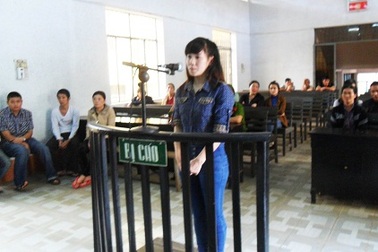 Bị phụ tình, thiếu nữ cầm dao đâm chết người yêu cũ