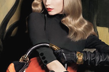 Ngắm siêu mẫu Natasha Poly “diện” đồ Gucci