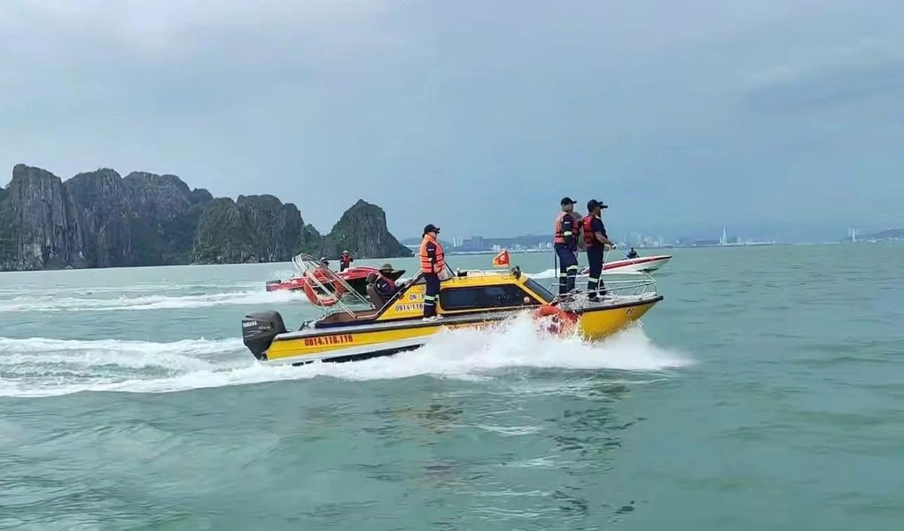 Được ủng hộ 50 triệu, đội cứu hộ vụ lật tàu ở Hạ Long mong tìm chủ nhân - 2