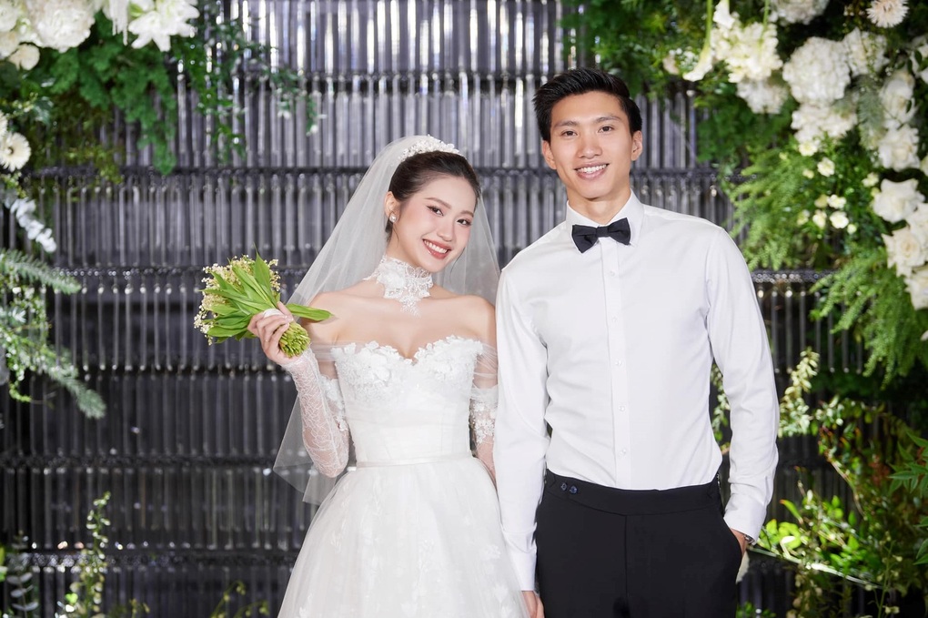 Đám cưới cầu thủ: Văn Hậu tổ chức xa hoa, Tiến Dũng giấu kỹ đến phút cuối - 1
