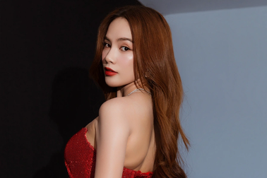 Hoa hậu Lê Hoàng Phương theo đuổi phong cách quyến rũ