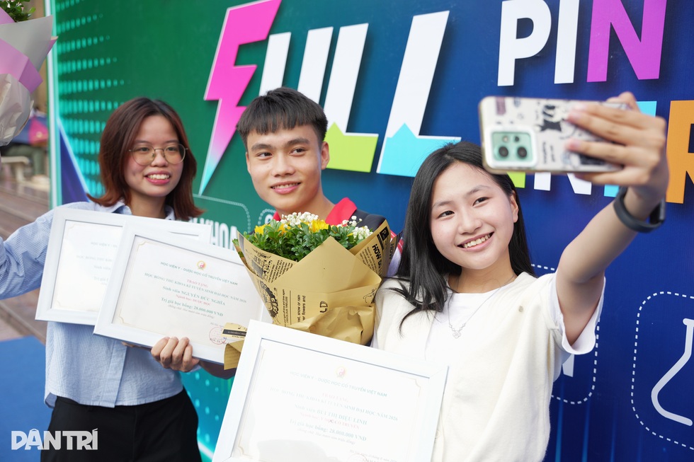 Thủ khoa ngành y học cổ truyền tiết lộ mục tiêu đầu ra sau 6 năm học - 3